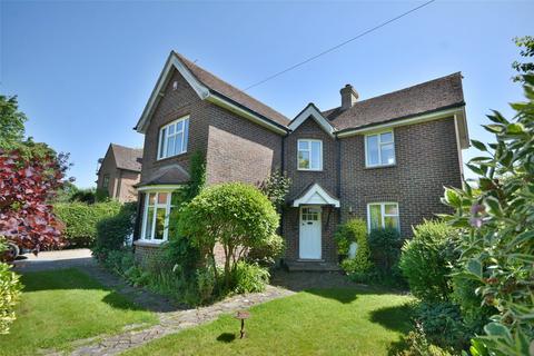 3 bed property, in East Street, £575,000