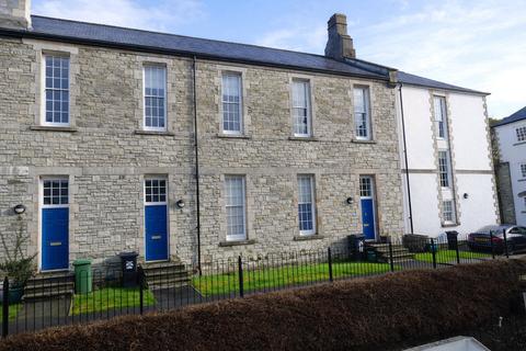 2 bed property, in Royffe Way, £185,000