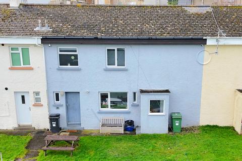 3 bed property, in Worth Road, £220,000