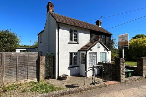 2 bed property, in Ninfield Road, £284,950