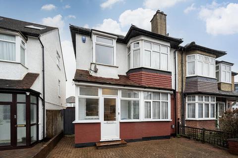 3 bed property, in Hale Grove Gardens, £735,000