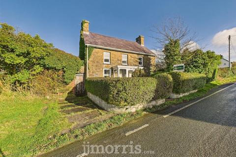 2 bed property, in Aberporth, £279,950