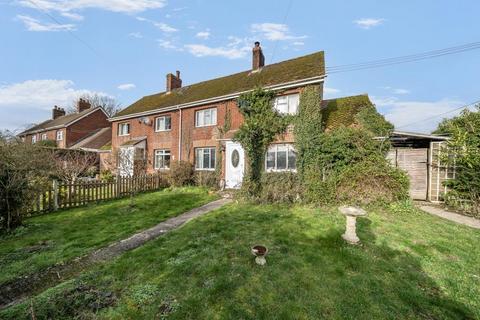 3 bed property, in Chilton Foliat, £300,000