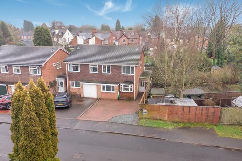 2 bed property, in 14 Speedwell Close, £270,000