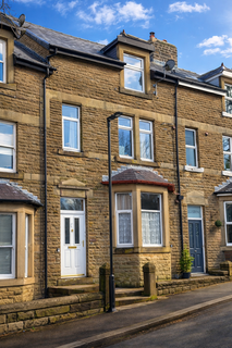 4 bed property, in Four Flats and Freehold, £370,000