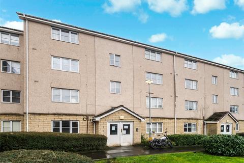 2 bed property, in West Street, £80,000
