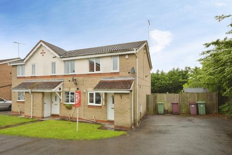 2 bed property, in Old Quarry Close, £160,000
