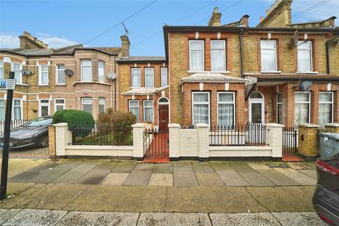 3 bed property, in Studley Road, £525,000