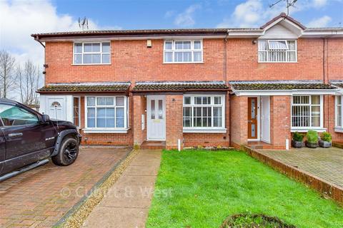 2 bed property, in Eagles Chase, £250,000