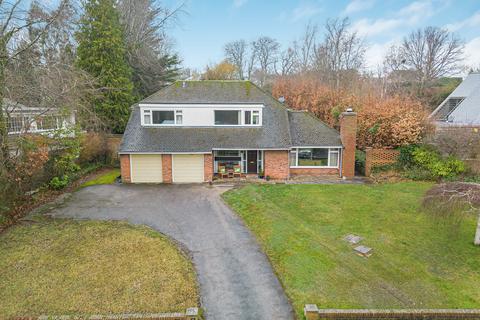 4 bed property, in Silverthorn Drive, £1,250,000