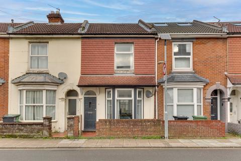 3 bed property, in Jessie Road, £250,000