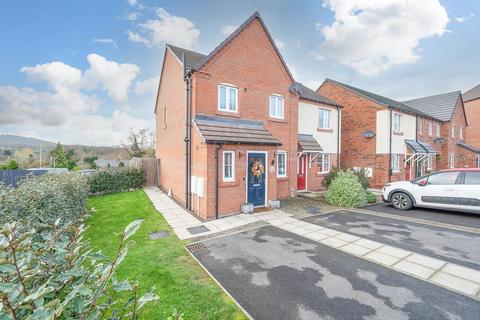 3 bed property, in Raglan Place, £275,000
