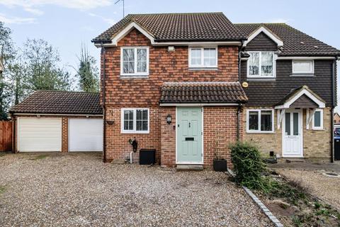 3 bed property, in Willow Bank, £600,000