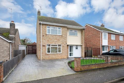 3 bed property, in Pennine Way, £280,000