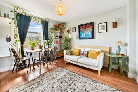 2 bed property, in Killyon Terrace, £450,000
