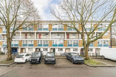 3 bed property, in Peckford Place, £475,000