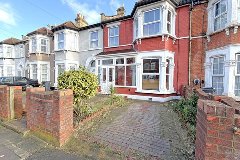 3 bed property, in Hazeldene Road, £525,000