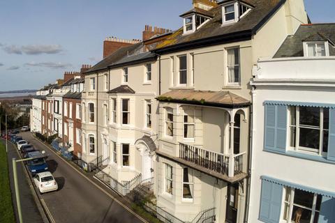 1 bed property, in The Beacon, £239,950