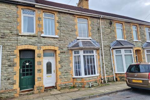 3 bed property, in South Road, £249,000