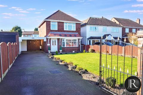 3 bed property, in Lichfield Road, £390,000