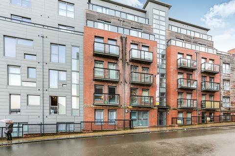 1 bed property, in Apartments, £65,000
