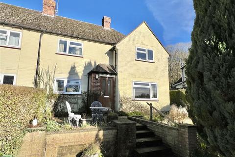3 bed property, in School Close, £310,000