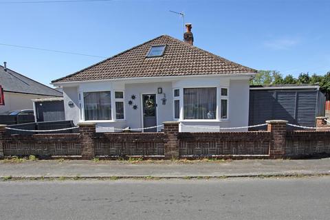 4 bed property, in Howeth Road, £465,000