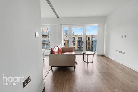 1 bed property, in Farington House, £400,000