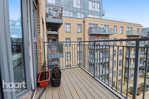1 bed property, in Farington House, £400,000