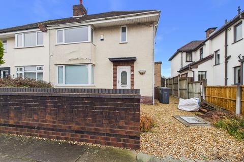 3 bed property, in Wynnstay Avenue, £275,000