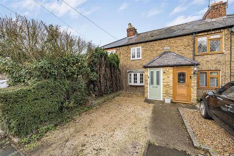 2 bed property, in Fifield Road, £480,000