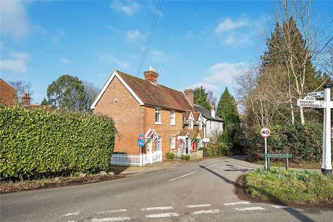 1 bed property, in Monks Lane, £275,000