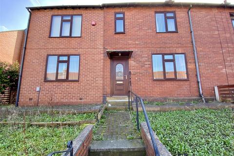 5 bed property, in Holly Road, £319,995