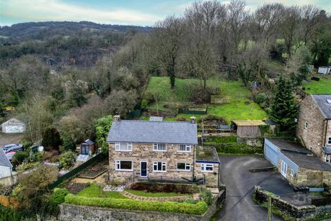 4 bed property, in Holt Lane, £585,000