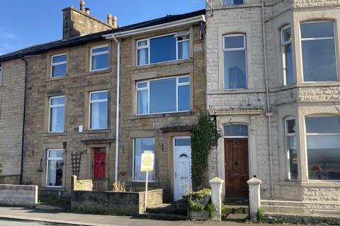 2 bed property, in Marine Road, £250,000