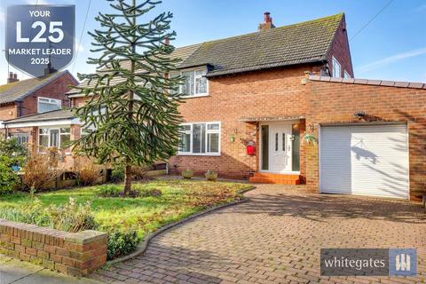 3 bed property, in Hillfoot Road, £340,000