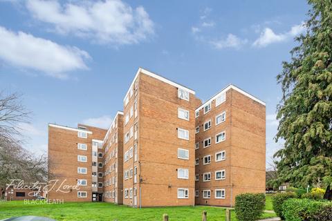1 bed property, in Kirkham Street, £200,000