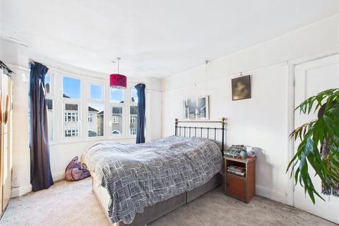 3 bed property, in Symington Road, £425,000