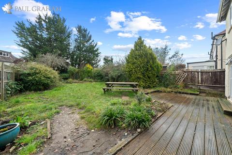 3 bed property, in Cosdach Avenue, £695,000