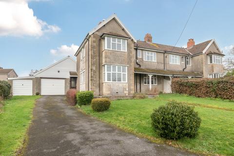 4 bed property, in Cooks Hill, £450,000