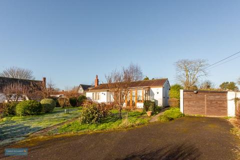 2 bed property, in STOKE ST GREGORY, £250,000