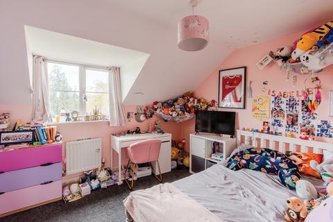4 bed property, in Stoke Gifford, £415,000