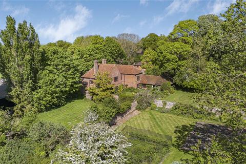 5 bed property, in Terrick, £1,595,000