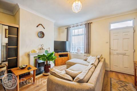 2 bed property, in Maud Street, £145,000