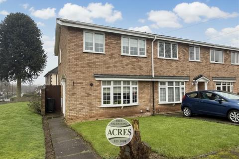 3 bed property, in Walcot Close, £350,000