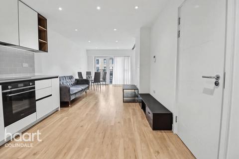 1 bed property, in Farington House, £375,000
