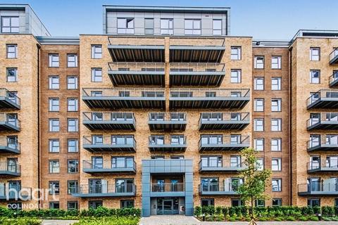 1 bed property, in Farington House, £375,000