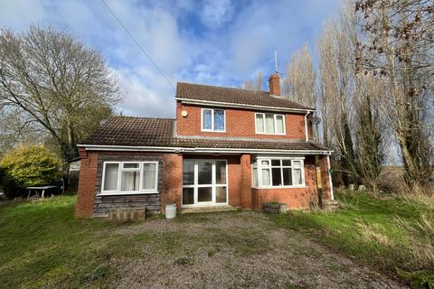 4 bed property, in March Road, £250,000