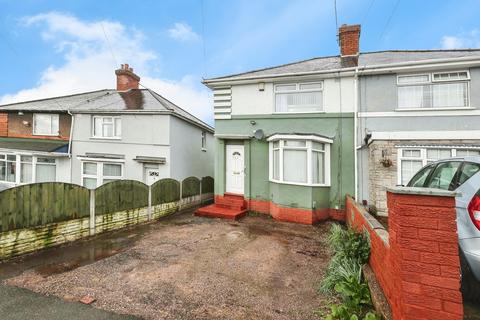 3 bed property, in Court Farm Road, £220,000