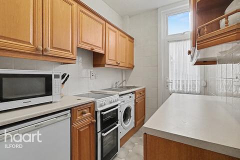 3 bed property, in Monteagle Avenue, £450,000